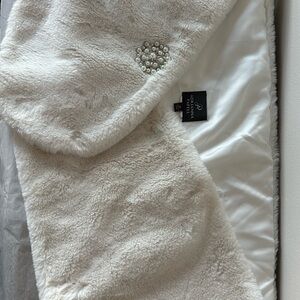 Adrianna Papell White Faux Fur Scarf